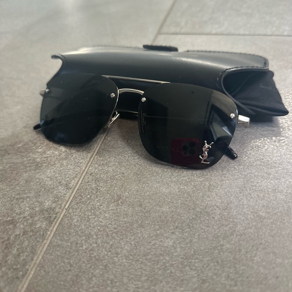 YSL Black Aviator Sunglasses - Picture 6 of 9